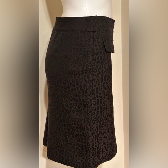 Ann Taylor Brown & Black Animal Print. Split In Back. Closure Zip In BackSz 4P - Picture 4 of 12